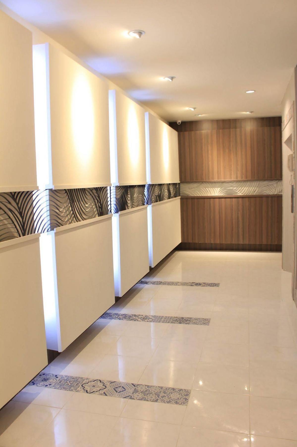 Hotel October Phuket Buitenkant foto